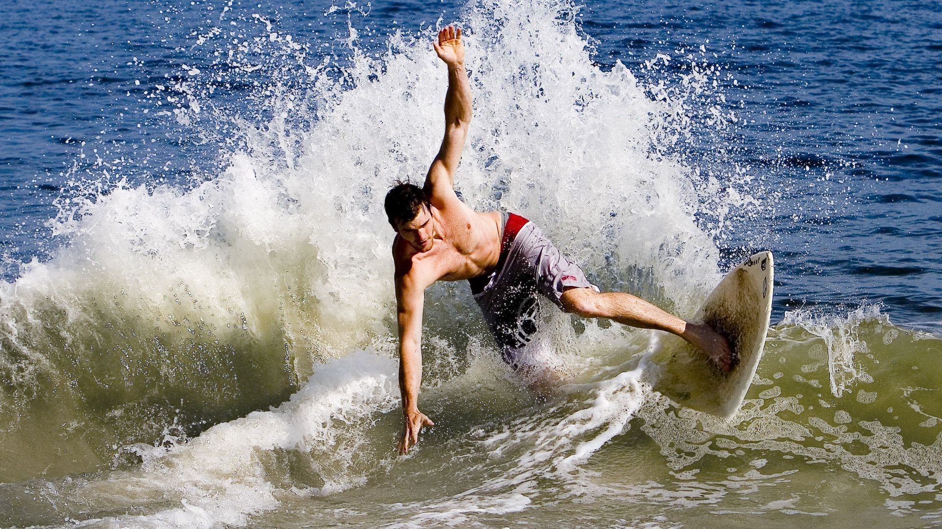 法兰克福以传控拉扯出射门空间，法兰克福视频